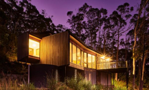 The Lookout House at Pirates Bay, Eaglehawk Neck